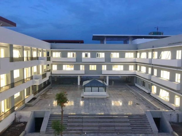 Kiến trúc sang chảnh hàng trăm tỷ đồng của các trường THPT Chuyên ở Việt Nam: Vị trí số 1 gây bất ngờ nhất - Ảnh 17.
