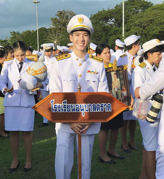 Anh chàng người Việt cực phẩm mới nổi trên Tiktok làm cảnh sát Hoàng gia Thái Lan kiêm giảng viên tại đại học Chiang Mai khiến bao người truy lùng danh tính - Ảnh 4.