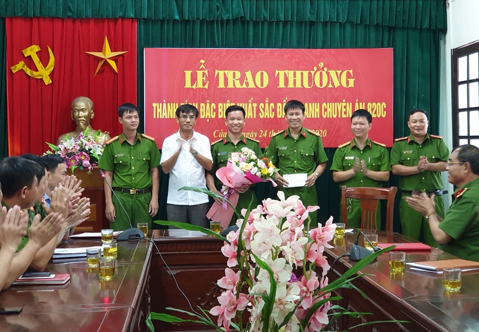  Băng cướp nhí do thiếu niên xăm trổ 17 tuổi cầm đầu khiến người dân Nghệ An khiếp sợ - Ảnh 3.