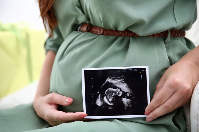 Khi phụ nữ Trung Quốc mất quyền tự do sinh đẻ: Ngay cả việc mang thai cũng phải xếp hàng và hậu quả khôn lường nếu như dám sinh sớm - Ảnh 1.