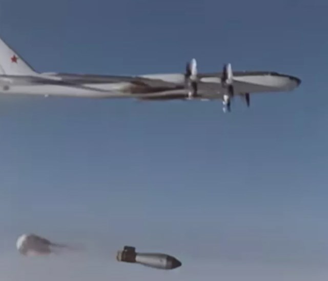 Nga công bố đoạn phim về vụ thử bom hạt nhân mạnh nhất thế giới - Ảnh 4.