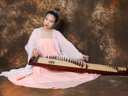 Nữ nhạc sĩ giấu mặt, ít ai biết sau thành công của nhiều phim truyền hình nổi tiếng - Ảnh 3. Nữ nhạc sĩ giấu mặt, ít ai biết sau thành công của nhiều phim truyền hình nổi tiếng - Ảnh 3.