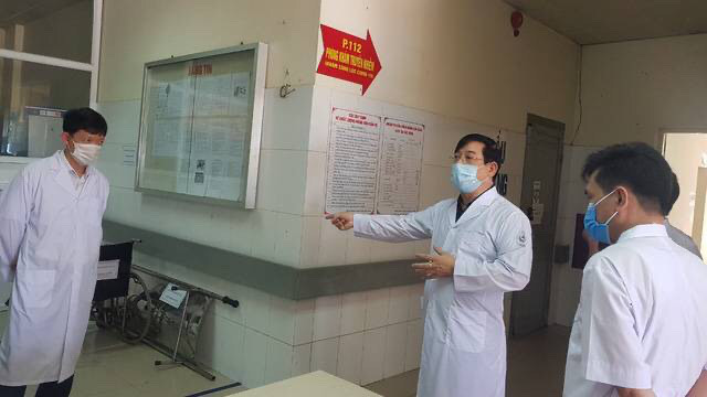  Bộ Y tế đề nghị tạm dừng hoạt động một bệnh viện để phòng Covid-19  - Ảnh 1.