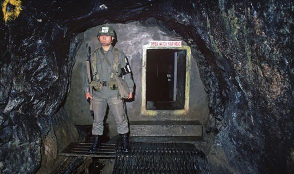 Những đường hầm bí mật của Triều Tiên để xâm nhập vào Hàn Quốc mạnh hơn 10 quả bom nguyên tử - Ảnh 1.