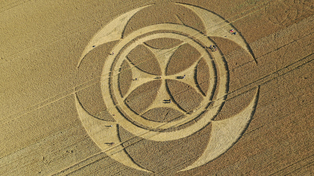 Khám phá bí ẩn Crop Circle - những vòng tròn tuyệt tác được cho là của người ngoài hành tinh - Ảnh 8.