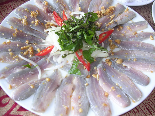 Bình Định: Thứ gỏi cá được ví như sushi phiên bản Việt, tươi rói, giòn tan, nồng nàn vị biển - Ảnh 6.