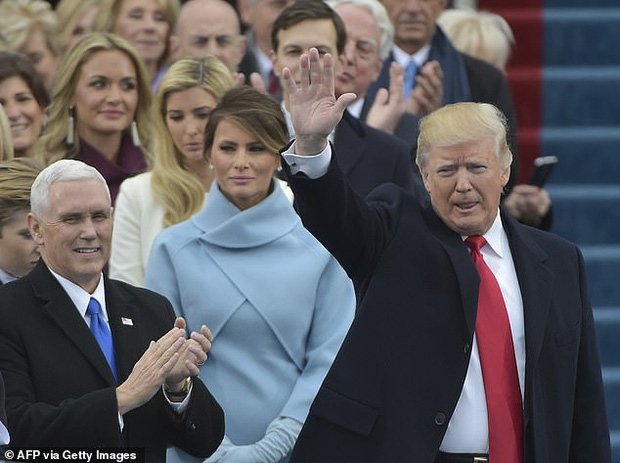 Khoảnh khắc Đệ Nhất Phu nhân Mỹ cười thảo mai với con gái riêng của chồng rồi lập tức đanh mặt lại tại hội nghị lớn gây bão MXH - Ảnh 6.