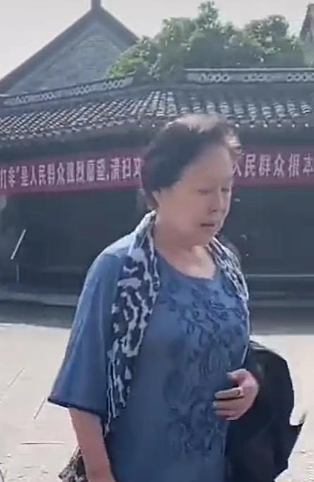 Võ Tắc Thiên Tư Cầm Cao Oa: Sau 2 đời chồng vẫn gặp được soái ca si tình, yêu bất chấp - Ảnh 2. Võ Tắc Thiên Tư Cầm Cao Oa: Sau 2 đời chồng vẫn gặp được soái ca si tình, yêu bất chấp - Ảnh 2.