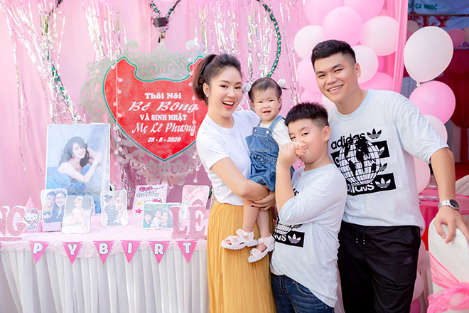 Cuộc sống của Lê Phương sau khi ly hôn Quách Ngọc Ngoan, gắn bó với chồng hai kém 7 tuổi - Ảnh 4. Cuộc sống của Lê Phương sau khi ly hôn Quách Ngọc Ngoan, gắn bó với chồng hai kém 7 tuổi - Ảnh 4.