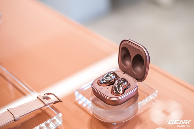 Trên tay đồng hồ Samsung Galaxy Watch 3 và tai nghe không dây chống ồn hạt đậu Galaxy Buds Live - Ảnh 6.