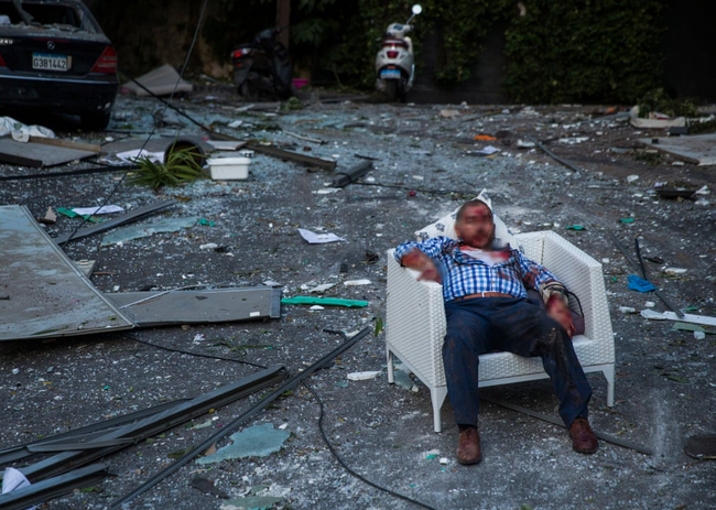 Những hình ảnh thương tâm tại hiện trường vụ nổ kinh hoàng đang làm chấn động thủ đô của Liban - Ảnh 8.