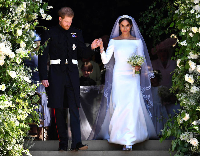 Meghan Markle lộ quá khứ chỉ trích công khai hôn lễ xa hoa của Công nương Kate nhưng đến lượt đám cưới mình thì linh đình không kém - Ảnh 2.