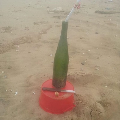 Ly kỳ chiếc chai chu du hơn 6.000 km từ Mỹ sang Maroc - Ảnh 1. Ly kỳ chiếc chai chu du hơn 6.000 km từ Mỹ sang Maroc - Ảnh 1.