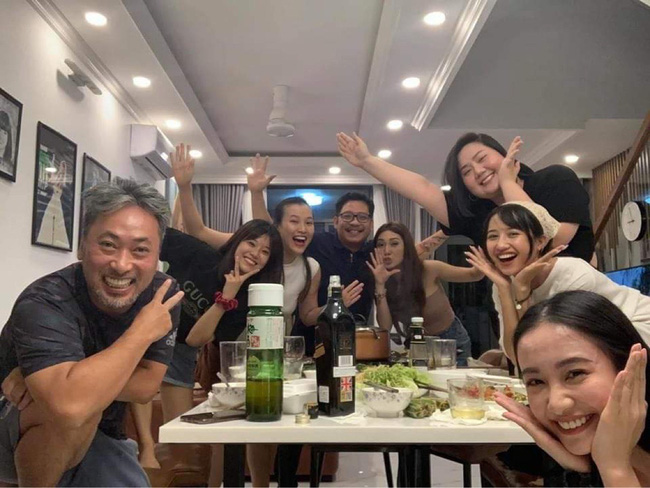 Á hậu Hoàng Oanh bất ngờ xuất hiện với thân hình mảnh mai không còn bụng bầu, nghi vấn đã âm thầm sinh con? - Ảnh 3. Á hậu Hoàng Oanh bất ngờ xuất hiện với thân hình mảnh mai không còn bụng bầu, nghi vấn đã âm thầm sinh con? - Ảnh 3.