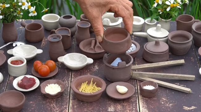 Chuyển hướng từ đồ ăn khổng lồ sang si&ecirc;u nhỏ, B&agrave; T&acirc;n Vlog bị bắt lỗi d&ugrave;ng chất dễ g&acirc;y ngộ độc khi đun nấu - Ảnh 3.