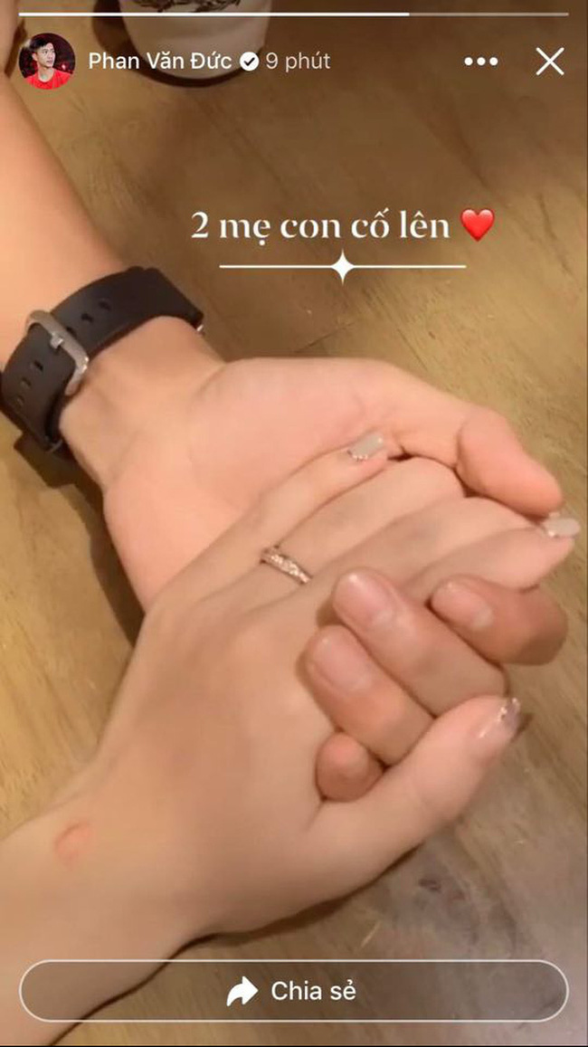 Vừa chào đời, con gái Phan Văn Đức đã đốn tim cộng đồng mạng bằng biểu cảm cực kỳ đáng yêu - Ảnh 3. Vừa chào đời, con gái Phan Văn Đức đã đốn tim cộng đồng mạng bằng biểu cảm cực kỳ đáng yêu - Ảnh 3.