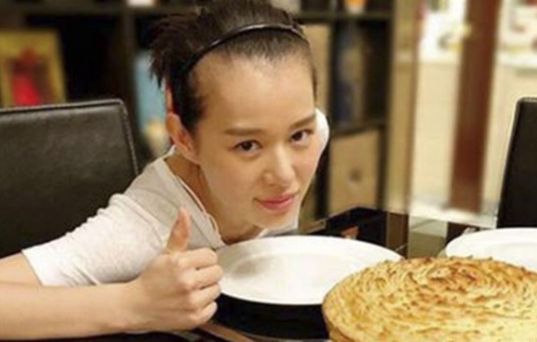 Dù xinh đẹp nhưng loạt mỹ nhân Hoa ngữ đều phải đối diện với nỗi lo này - Ảnh 5. Dù xinh đẹp nhưng loạt mỹ nhân Hoa ngữ đều phải đối diện với nỗi lo này - Ảnh 5.