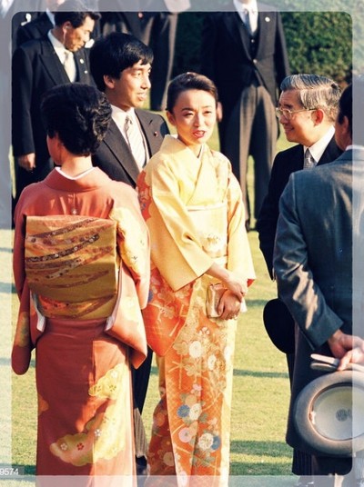 Nàng dâu được trọng vọng nhất hoàng gia Nhật: Để hoàng tử chờ 7 năm mới gật đầu đồng ý kết hôn, chinh phục nhà chồng nhờ tài đức vẹn toàn - Ảnh 9.