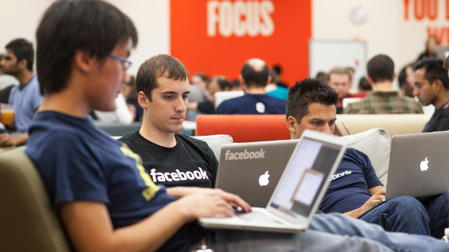 CEO Mark Zuckerberg nhận 1 USD/năm, Facebook trả lương nhân viên thế nào? - Ảnh 2.