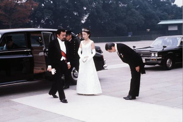 Nàng dâu được trọng vọng nhất hoàng gia Nhật: Để hoàng tử chờ 7 năm mới gật đầu đồng ý kết hôn, chinh phục nhà chồng nhờ tài đức vẹn toàn - Ảnh 4.