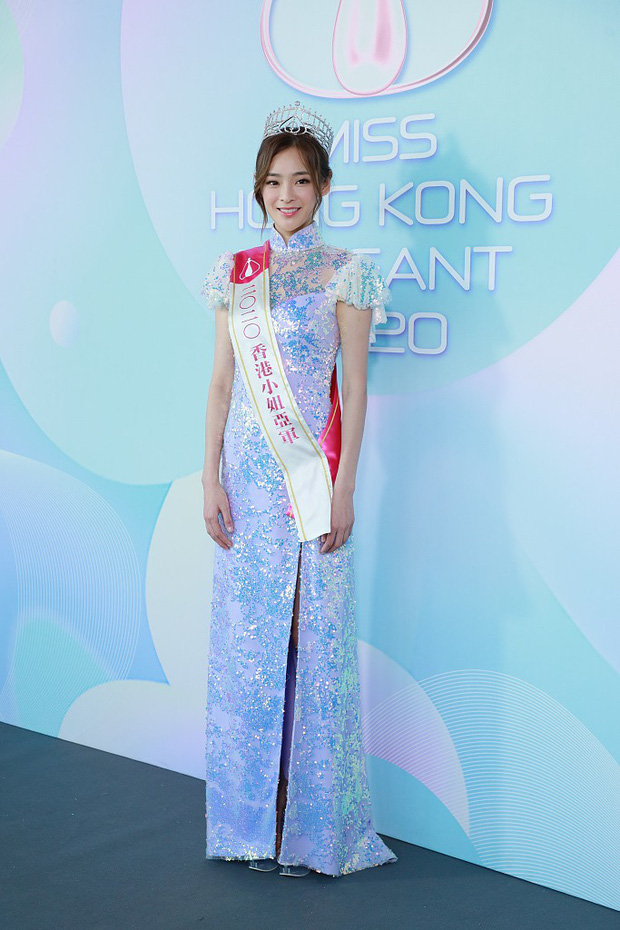 Tranh cãi khoảnh khắc tân Hoa hậu Hong Kong chiều cao hạn chế, lọt thỏm giữa dàn Á hậu trong sự kiện ra mắt đầu tiên - Ảnh 6.