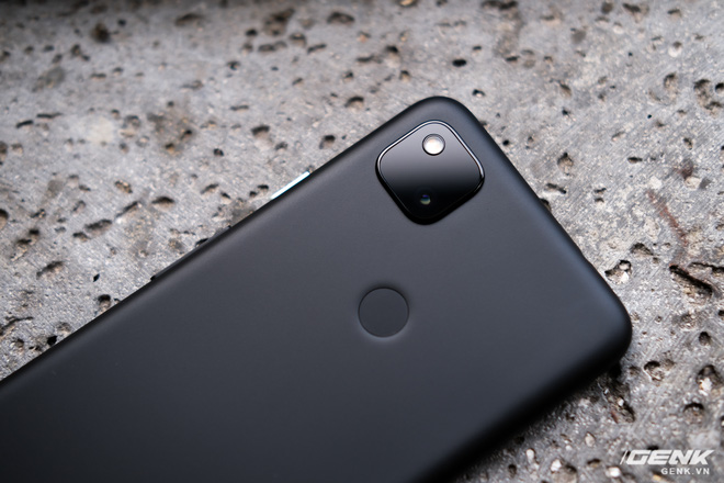 Trên tay Google Pixel 4a: Gọn nhẹ, chỉ 1 camera sau, sản xuất tại Việt Nam, giá gần 10 triệu đồng - Ảnh 11.