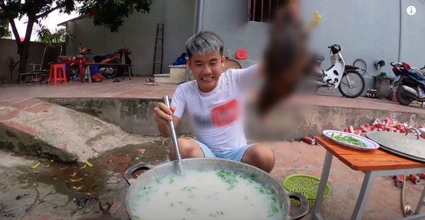 Hưng Vlog bị phạt 7,5 triệu đồng vì nấu cháo gà nguyên lông: “Đây là bài học đắt giá, sắp tới tôi sẽ làm video nhân văn, mang tính giáo dục hơn” - Ảnh 1.