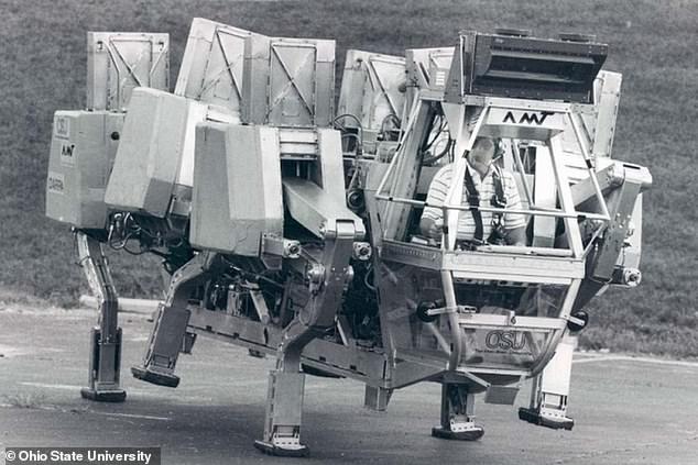 Giải mã mẫu robot tuyệt mật di chuyển bằng 6 chân giống y như AT-AT trong Star Wars của quân đội Mỹ - Ảnh 1.