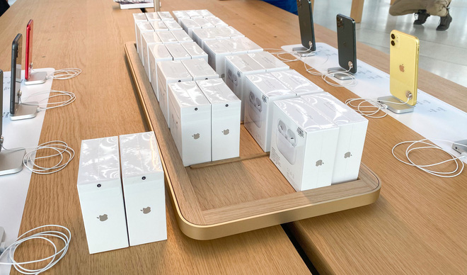 Tham quan Apple Store hình cầu nổi trên mặt nước vừa mới được khai trương tại Singapore - Ảnh 14.