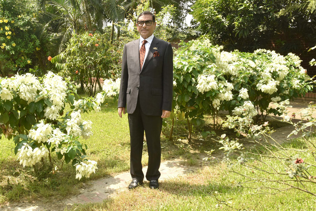 Bộ trưởng Bangladesh là người mê chụp ảnh nhất quả đất: Đăng một phát 10.575 bức ảnh, hằng ngày up chơi chơi chục tấm - Ảnh 15.