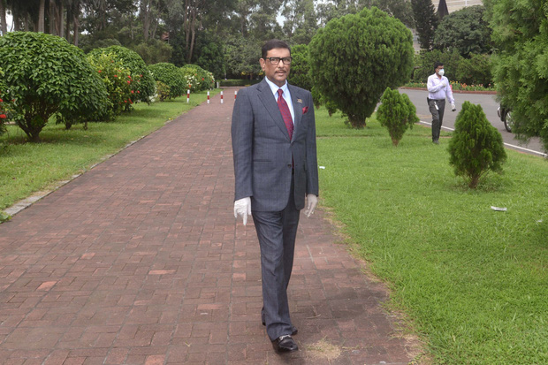 Bộ trưởng Bangladesh là người mê chụp ảnh nhất quả đất: Đăng một phát 10.575 bức ảnh, hằng ngày up chơi chơi chục tấm - Ảnh 6.