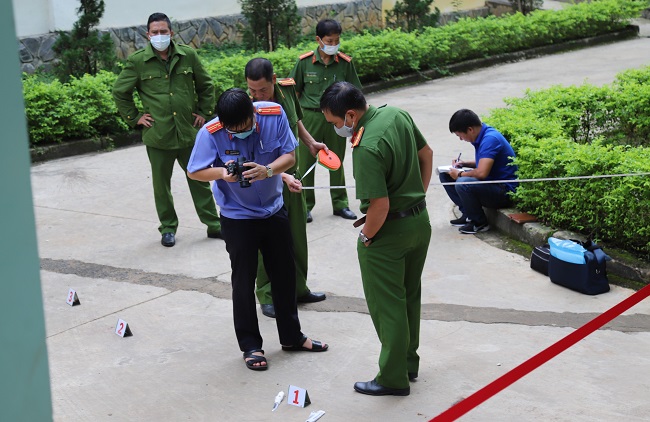 Nam thanh niên tử vong trong bệnh viện với nhiều vết đâm - Ảnh 1.