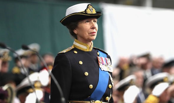 Tước hiệu độc nhất của tiểu Công chúa Charlotte nếu Hoàng tử William kế vị ngai vàng - Ảnh 2.