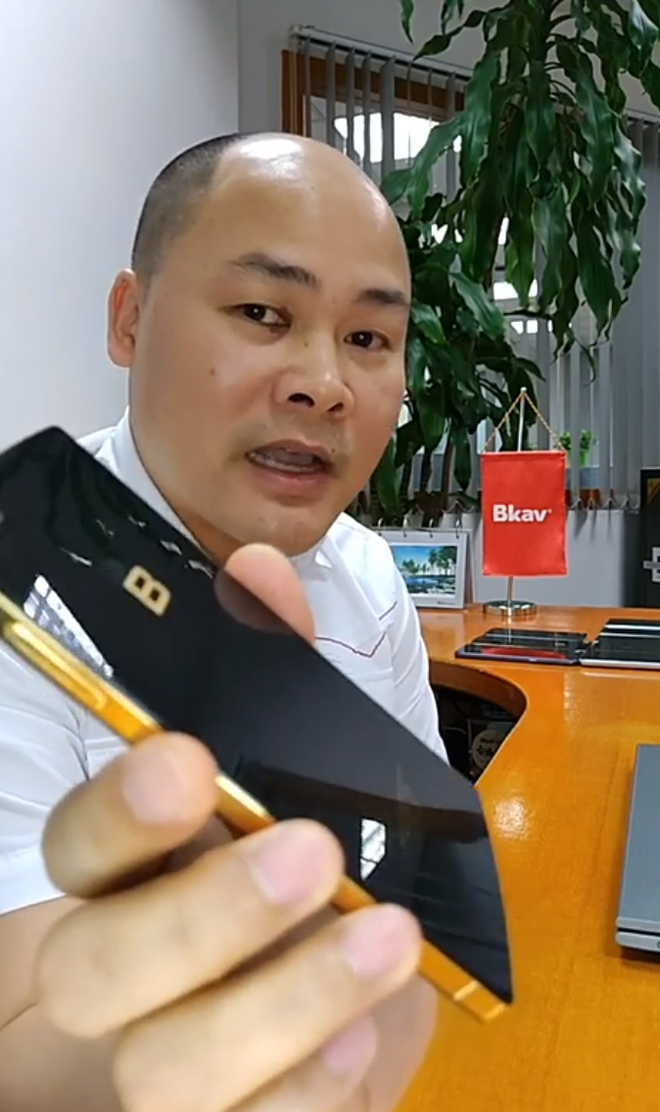 Ông Nguyễn Tử Quảng xác nhận BKAV đang phát triển Bphone cao cấp dùng chip Snapdragon đầu 8 - Ảnh 1.
