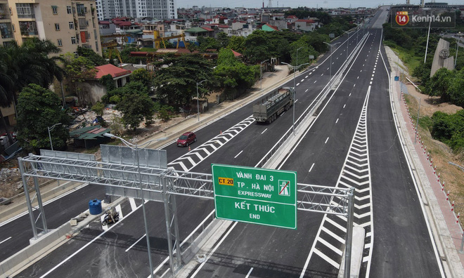 Cận cảnh cầu cạn Mai Dịch - Nam Thăng Long đã rải nhựa xong chờ ngày thông xe - Ảnh 3.
