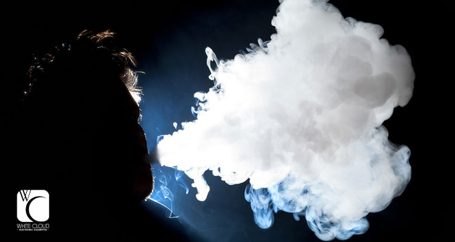 Hãy ngừng gọi đám mây hóa chất sinh ra từ thuốc lá điện tử là hơi, nó không vô hại như bạn nghĩ - Ảnh 1.