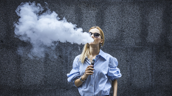 Hãy ngừng gọi đám mây hóa chất sinh ra từ thuốc lá điện tử là hơi, nó không vô hại như bạn nghĩ - Ảnh 4.