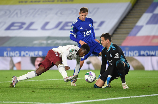 Thắng thuyết phục Leicester, Arsenal giành quyền vào vòng 4 Cúp Liên đoàn Anh - Ảnh 2.