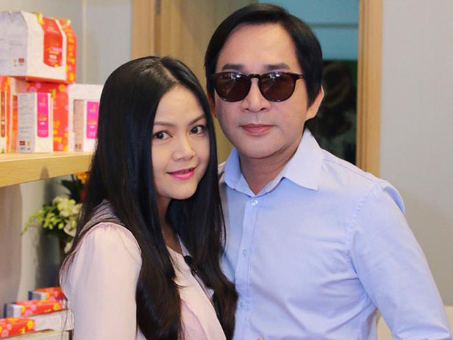 Vợ kém 11 tuổi của Kim Tử Long: Bị nhắn tin chửi bới, nói giật chồng, đào mỏ - Ảnh 4. Vợ kém 11 tuổi của Kim Tử Long: Bị nhắn tin chửi bới, nói giật chồng, đào mỏ - Ảnh 4.