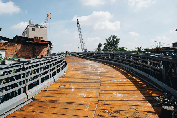 Cận cảnh cầu sắt hiện đại gần 80 tỷ đồng, sắp thay thế bến phà cuối cùng trong nội thành Sài Gòn - Ảnh 8.