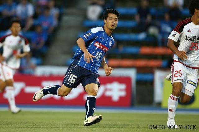 Tỏa sáng với siêu phẩm, Công Phượng lại bất ngờ bị chê bởi báo Thái Lan - Ảnh 1.