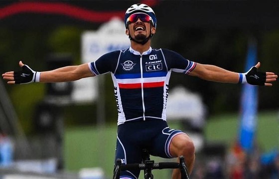 Julian Alaphilippe giúp người Pháp có HCV xe đạp thế giới sau 23 năm chờ đợi - Ảnh 2.