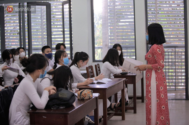 Vụ người mẹ bị lăng mạ, tẩy chay do từ chối khoản đóng tự nguyện 700k ở lớp: Các phụ huynh khác nói gì? - Ảnh 6. Vụ người mẹ bị lăng mạ, tẩy chay do từ chối khoản đóng tự nguyện 700k ở lớp: Các phụ huynh khác nói gì? - Ảnh 6.