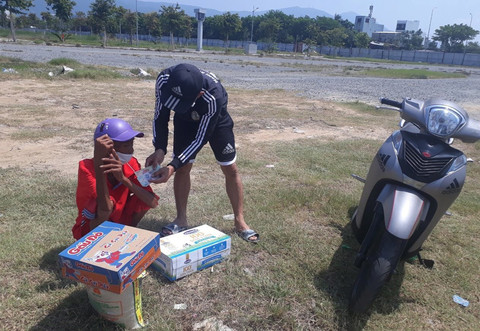 Sự thật câu chuyện người đàn ông bệnh tật, ốm đói bị “bỏ rơi” giữa mùa dịch - Ảnh 1.