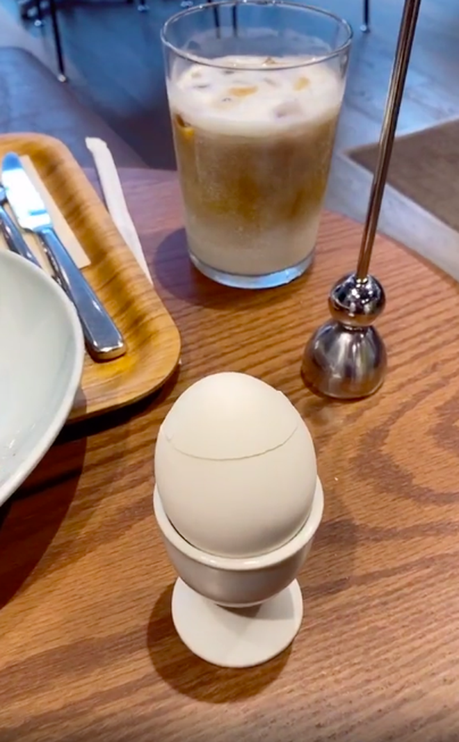 Dụng cụ lột vỏ trứng chỉ được dùng trong các nhà hàng sang trọng, cách hoạt động cũng “gây lú” không kém vẻ bề ngoài - Ảnh 6.