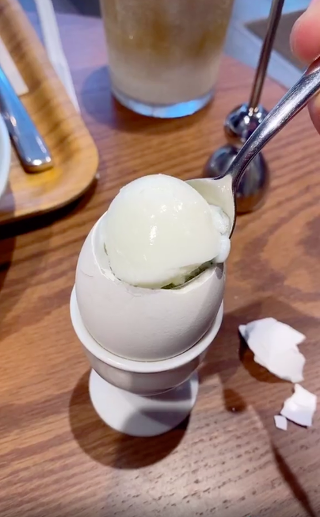 Dụng cụ lột vỏ trứng chỉ được dùng trong các nhà hàng sang trọng, cách hoạt động cũng “gây lú” không kém vẻ bề ngoài - Ảnh 7.