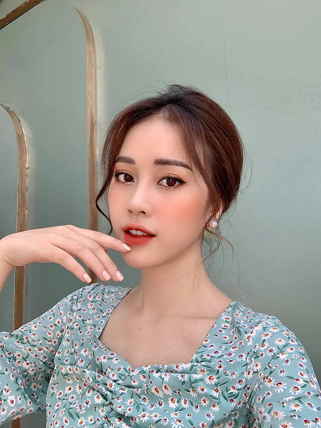 Nhan sắc MC VTV vừa bị loại khỏi Hoa hậu Việt Nam 2020 - Ảnh 10. Nhan sắc MC VTV vừa bị loại khỏi Hoa hậu Việt Nam 2020 - Ảnh 10.