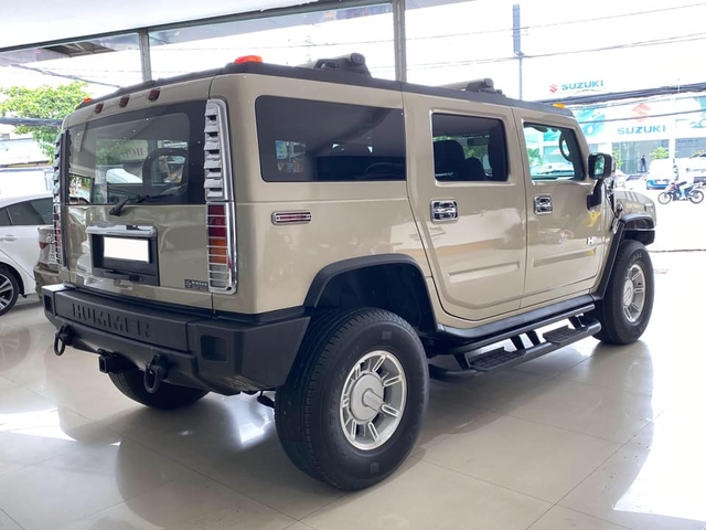 13 năm chạy 74.000km, khủng long Hummer H2 vẫn có giá gần 2,7 tỷ đồng - Ảnh 2.