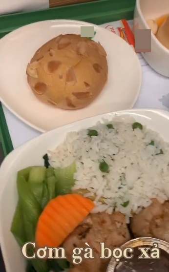 Xuất hiện hình ảnh bên trong lò bánh mì chuyên phục vụ các hãng hàng không ở Việt Nam, xem quy trình từ A đến Z mà choáng ngợp vì quá quy mô, sạch sẽ - Ảnh 11.