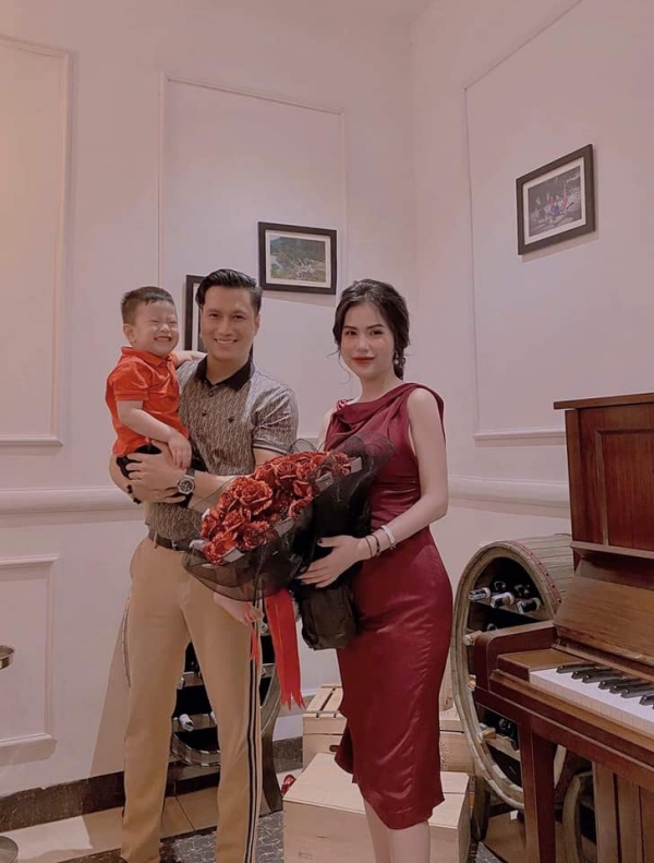 Việt Anh và vợ cũ đi ăn tình cảm, kỉ niệm 1 năm rưỡi li hôn khiến nhiều người sửng sốt - Ảnh 5. Việt Anh và vợ cũ đi ăn tình cảm, kỉ niệm 1 năm rưỡi li hôn khiến nhiều người sửng sốt - Ảnh 5.